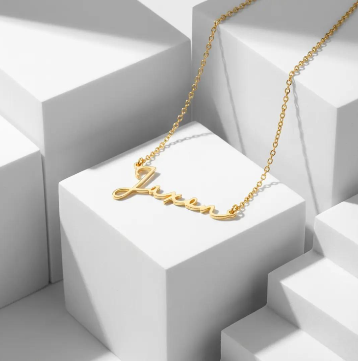 Best personalized gift ideas for women